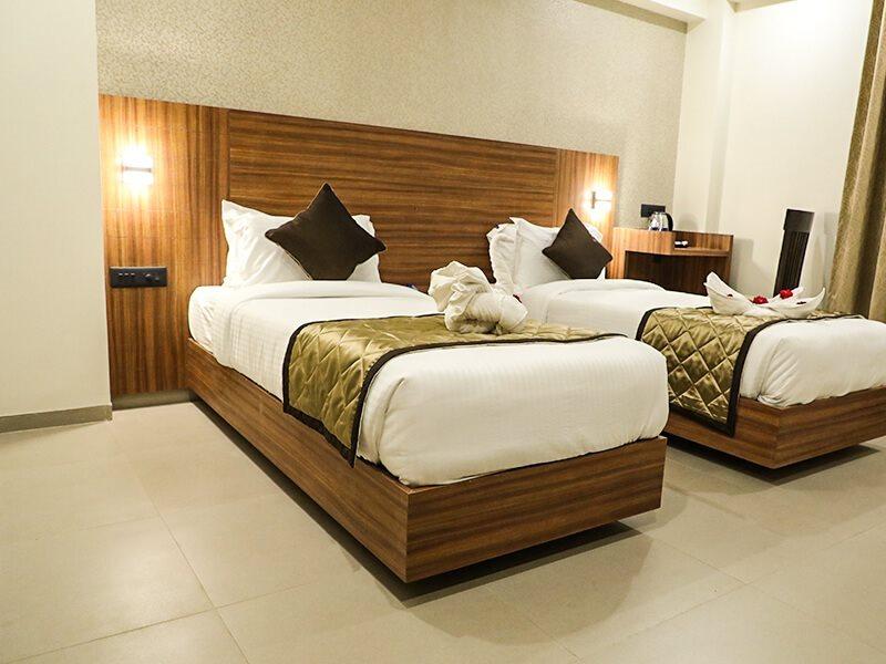 Kyriad Hotel Solapur By Othpl Luaran gambar