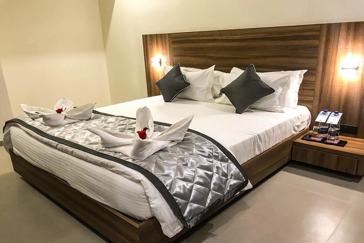 Kyriad Hotel Solapur By Othpl Luaran gambar