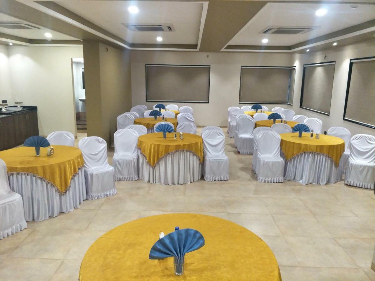 Kyriad Hotel Solapur By Othpl Luaran gambar
