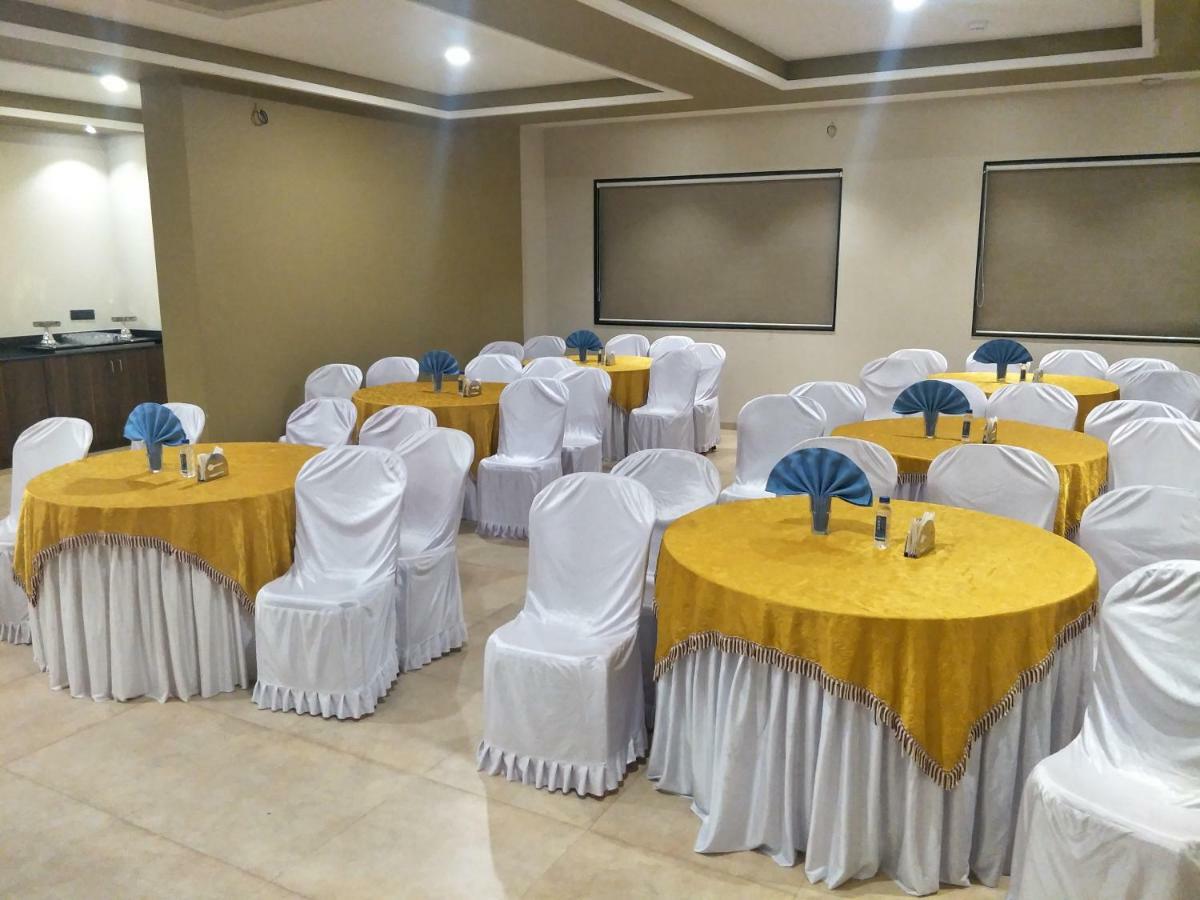 Kyriad Hotel Solapur By Othpl Luaran gambar