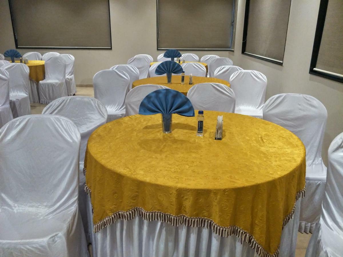 Kyriad Hotel Solapur By Othpl Luaran gambar