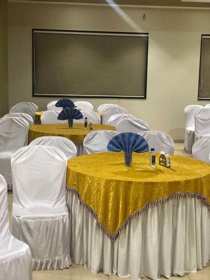 Kyriad Hotel Solapur By Othpl Luaran gambar
