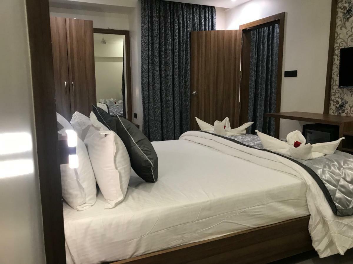 Kyriad Hotel Solapur By Othpl Luaran gambar