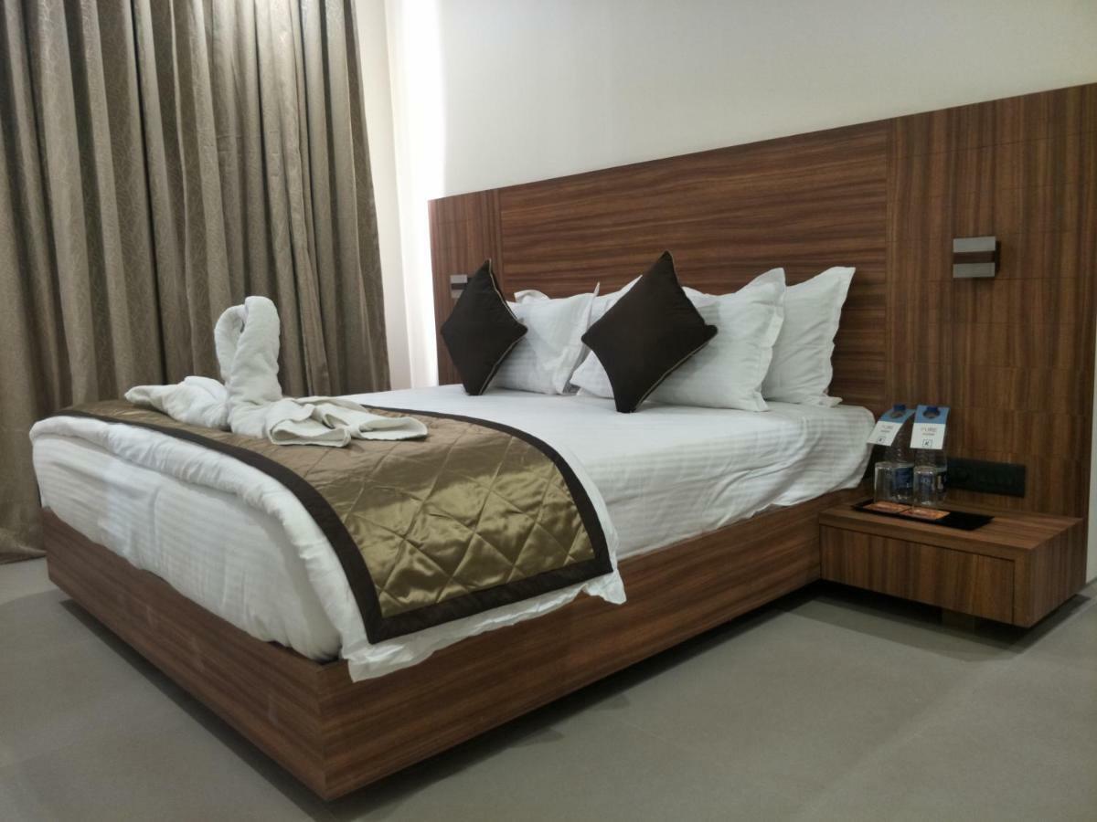 Kyriad Hotel Solapur By Othpl Luaran gambar