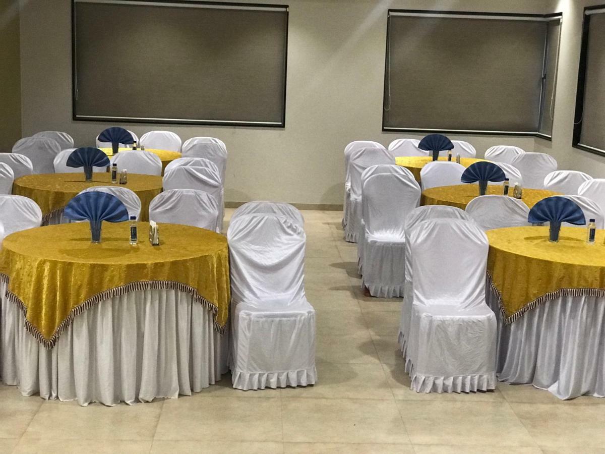 Kyriad Hotel Solapur By Othpl Luaran gambar