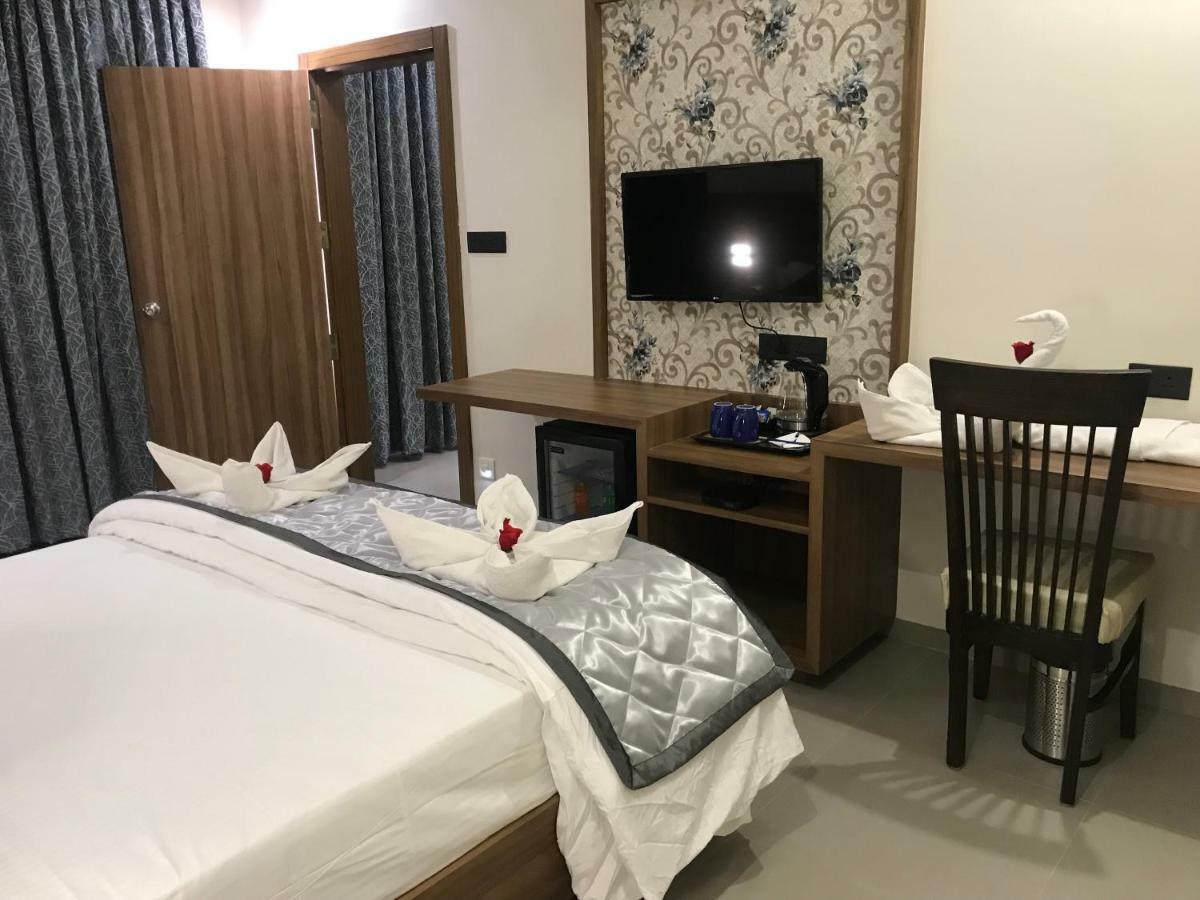 Kyriad Hotel Solapur By Othpl Luaran gambar